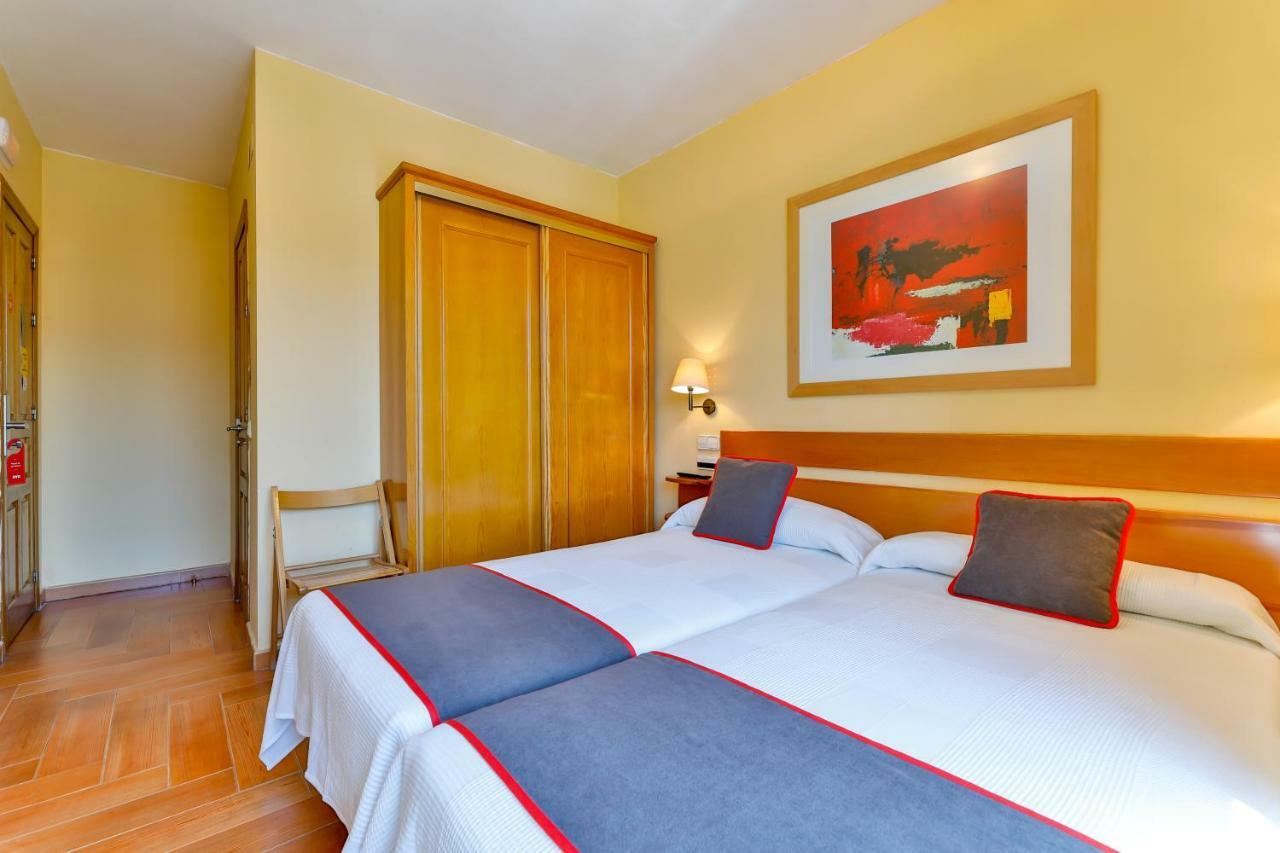 โอโย 108 กาซา รูรัล ลา ชาตา Guest House Valsain ภายนอก รูปภาพ