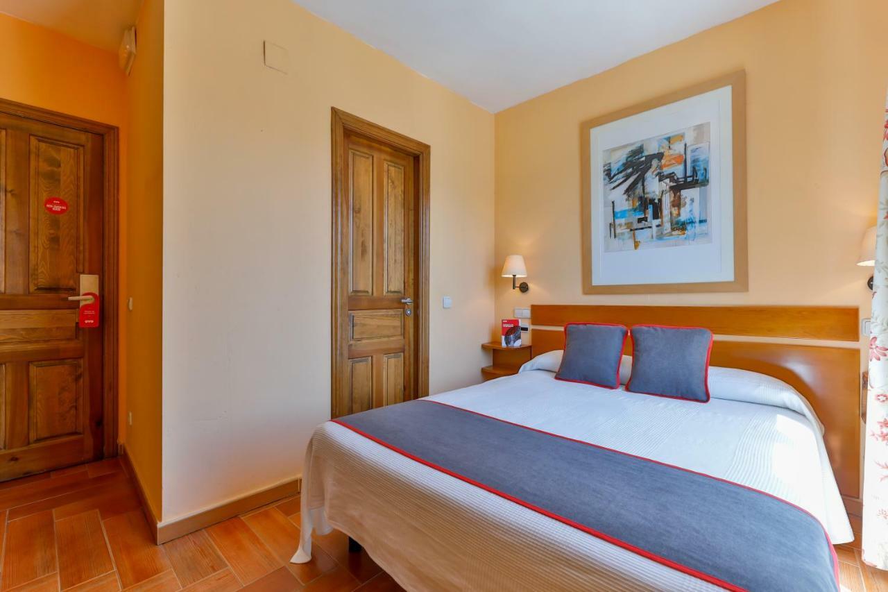 โอโย 108 กาซา รูรัล ลา ชาตา Guest House Valsain ภายนอก รูปภาพ